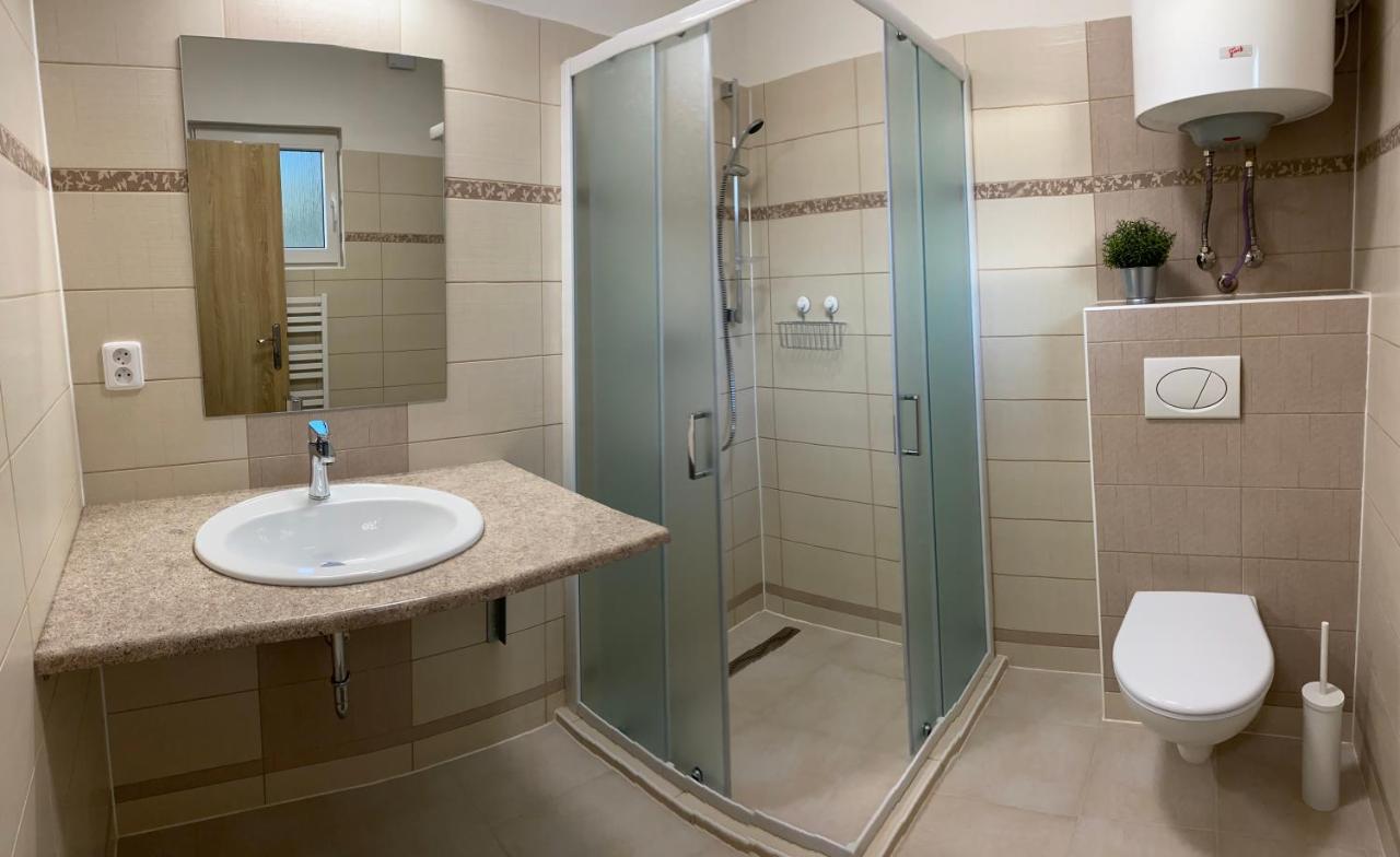 Apartmany Nad Parkem 브로우모프 외부 사진